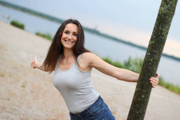 Preview Portrait — Belinda