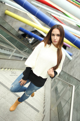 Preview Portrait — Esi