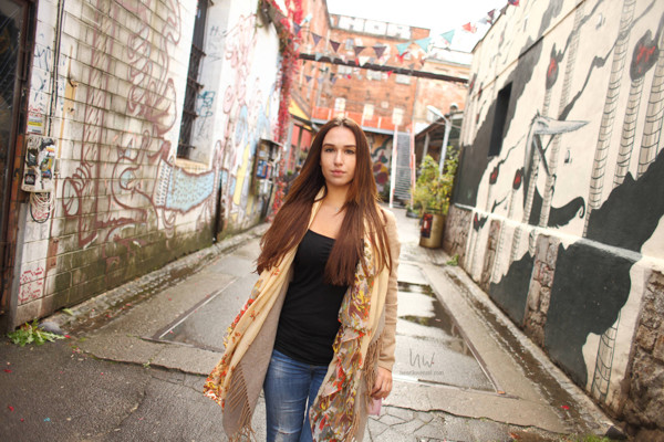 Preview Portrait — Esi