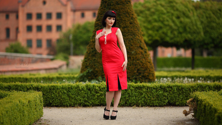 Preview Portrait — Miss Cherry