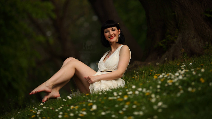 Preview Portrait — Miss Cherry